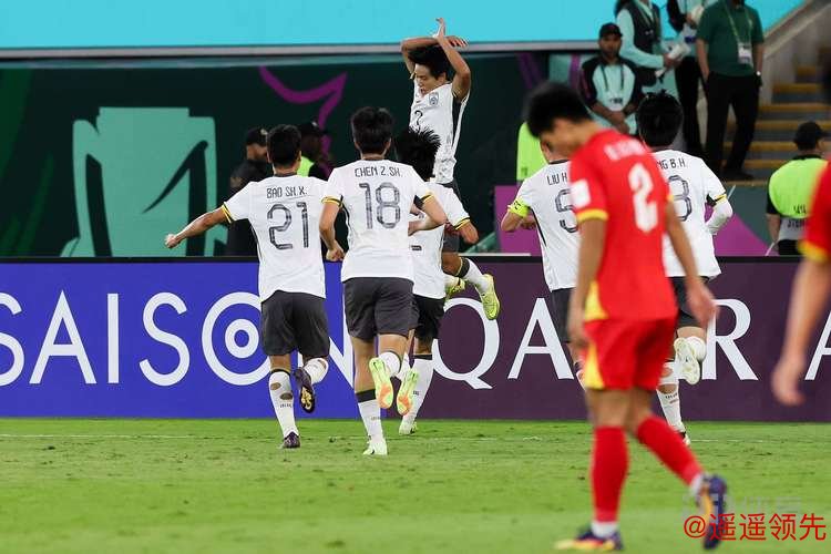 向余望关键进球助U23国足进决赛，父亲喝酒庆祝到早上