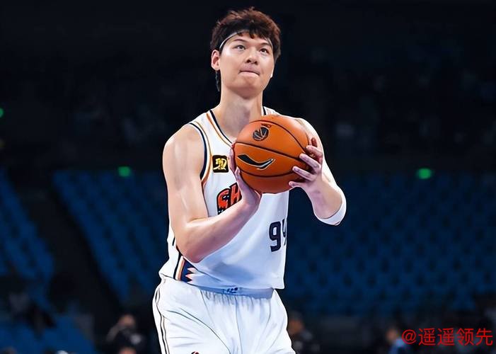 王哲林24+10上海大胜天津 山东力克福建止连败