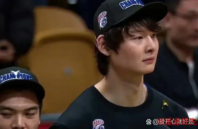 王哲林的32岁生日愿望：希望有一天，我们可以站上那个领奖台