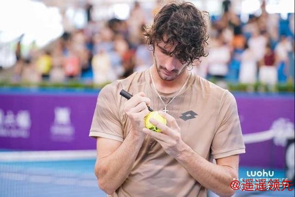 深圳罗湖国际网球公开赛 哈里斯问鼎男单冠军