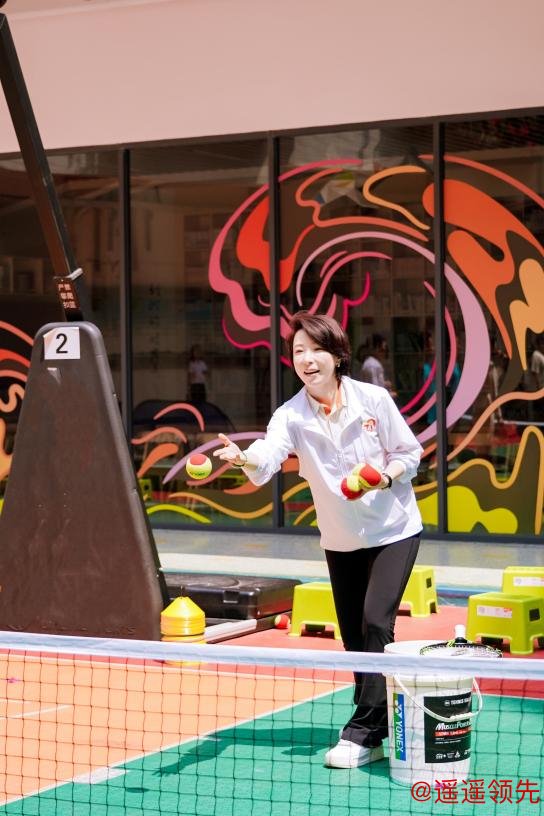 郑洁和学生互动